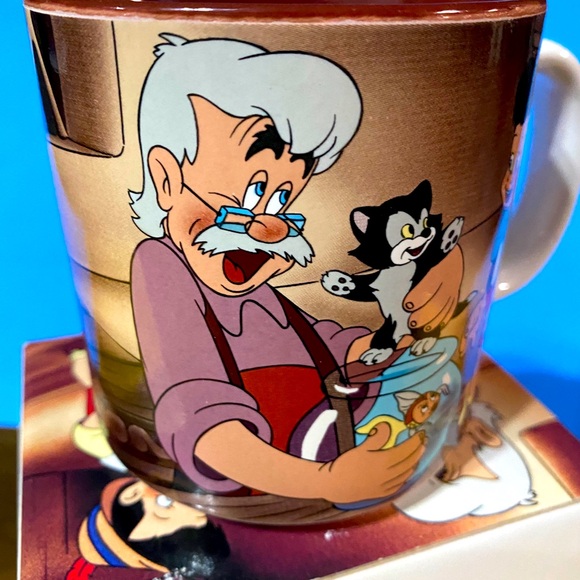WALT DISNEY’S CLASSIC PINOCCHIO VTG 90’s NWT DISNEY STORE EXCLUSIVE CERAMIC MUG - Picture 4 of 15